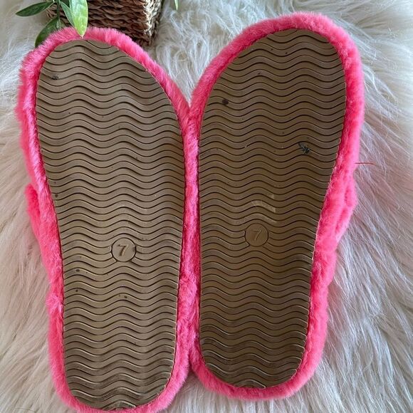 Seven7 Kiki Hot Pink Faux Fur Slide Slippers Size 7 - Picture 5 of 7